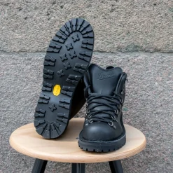 Mountain Light Black